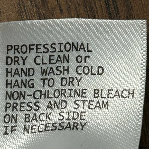 Jones New York Floral Blouse - Black, Orange and Pink 3X - Picture 8 of 8